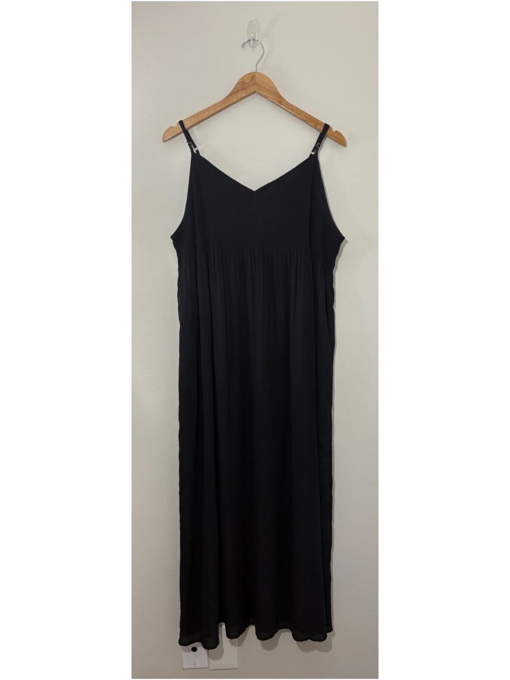 Ro&De black ribbed-chest fit-and-flare midi dress (measures XL)